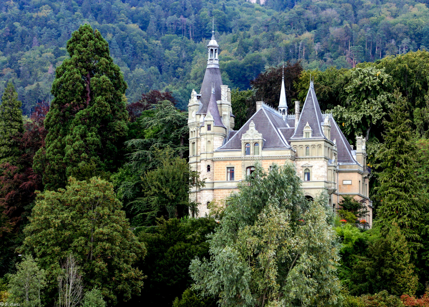 Schloss Hünegg