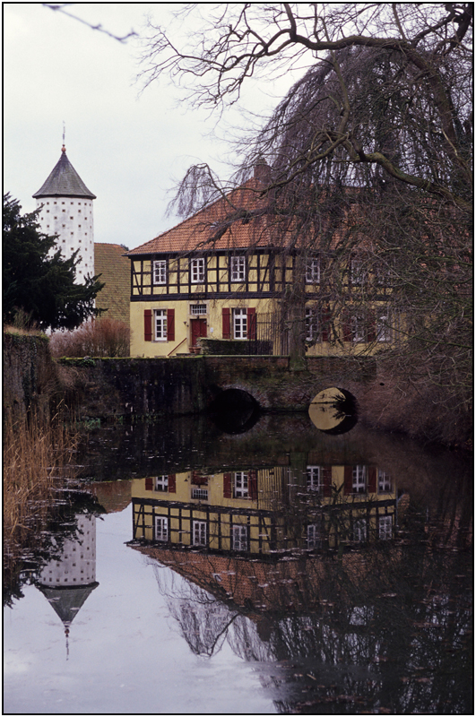 Schloss Huennefeld ...