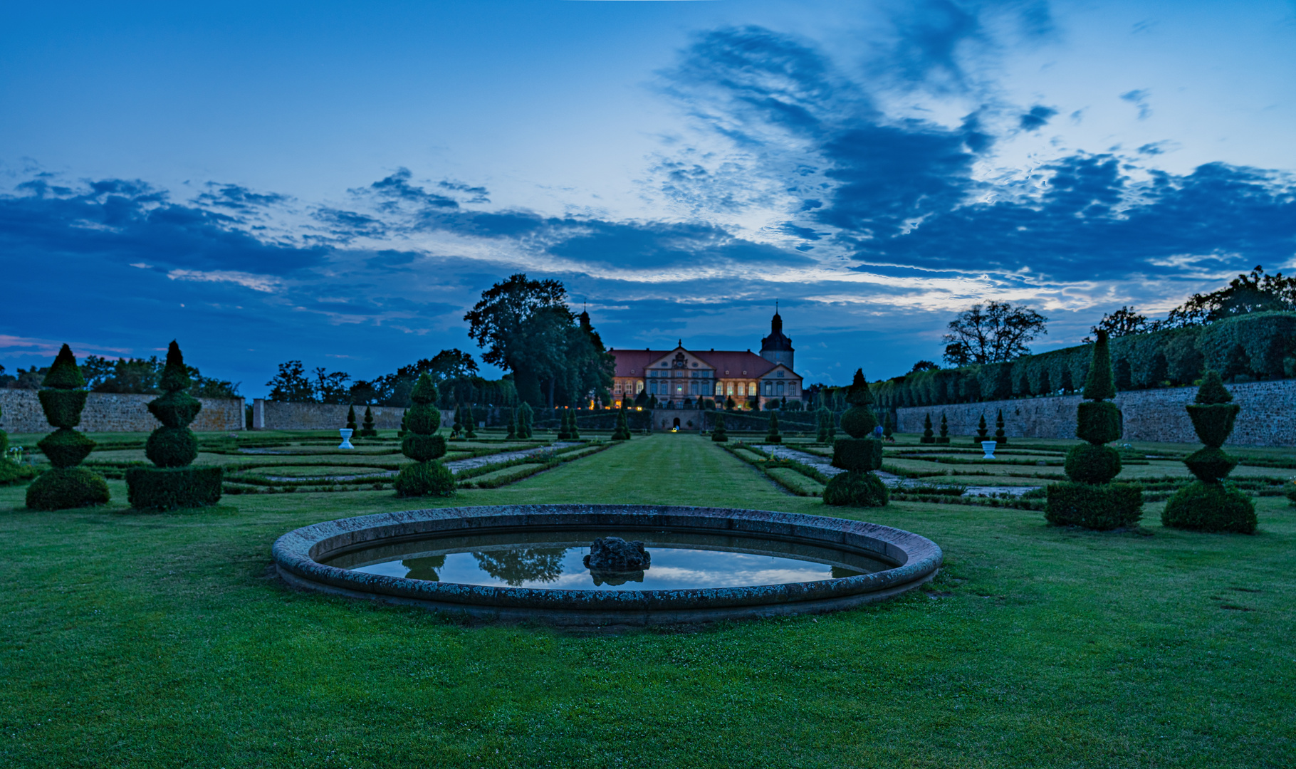 Schloss Hundisburg "Die Nacht kommt"