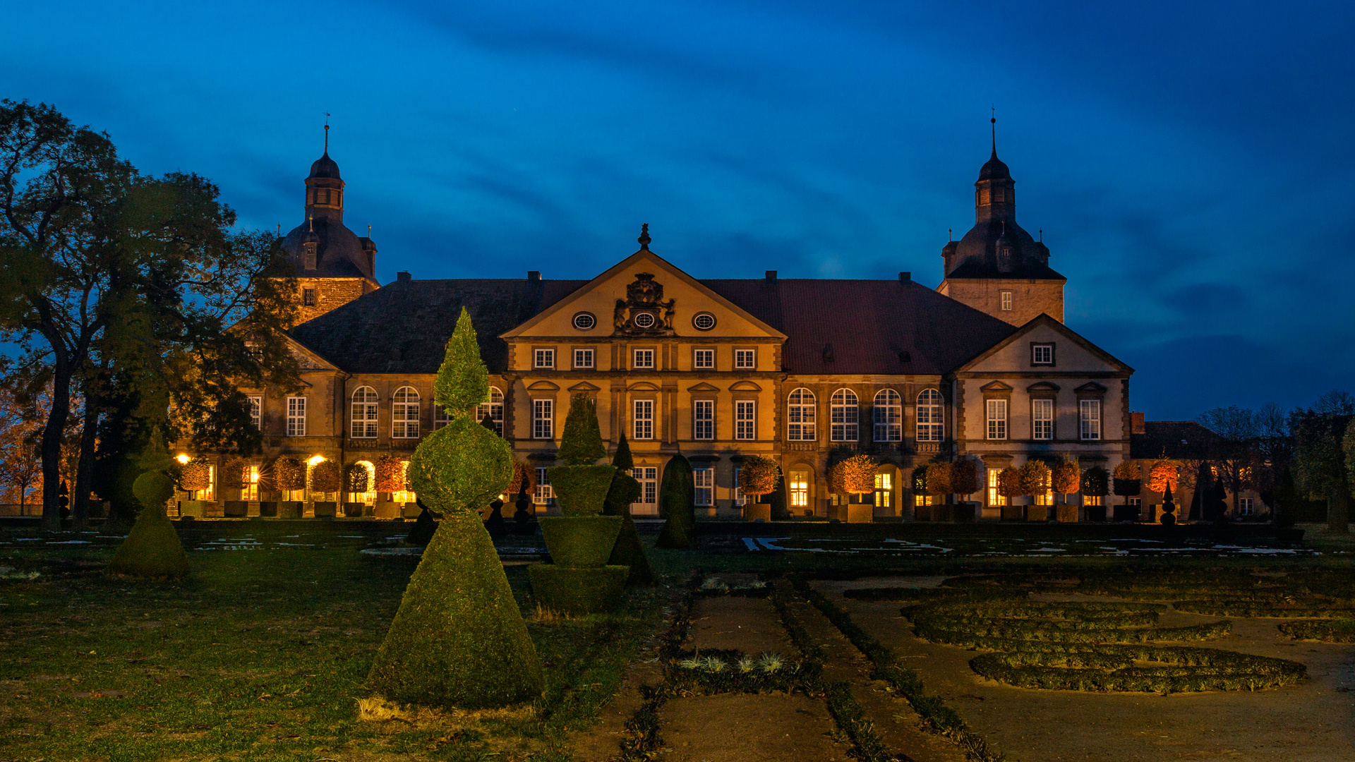 Schloss Hundisburg überarbeitet