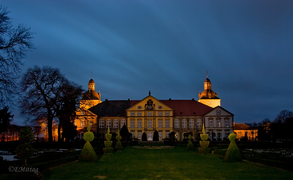 Schloß Hundisburg zur blauen Stunde