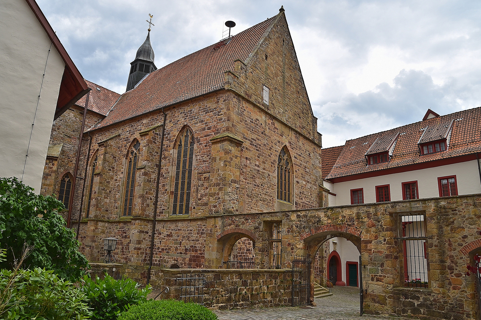 Schloß Iburg mit Pfarrkirche