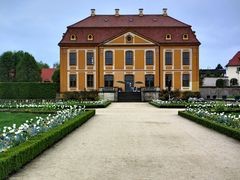 Schloss im Barockgarten