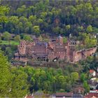 Schloss im Frühlingsgrün