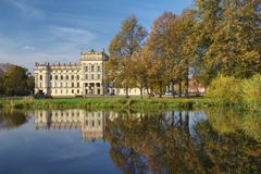 Schloss im Herbst