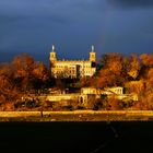 *Schloss im Herbstlicht*