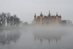 schloss im nebel