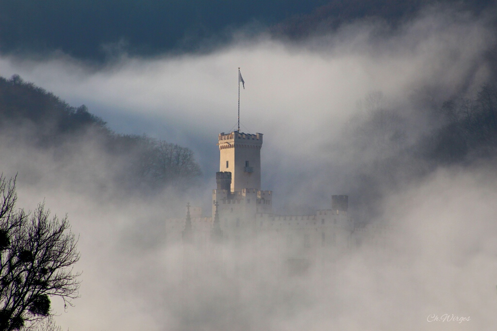 Schloss im Nebel