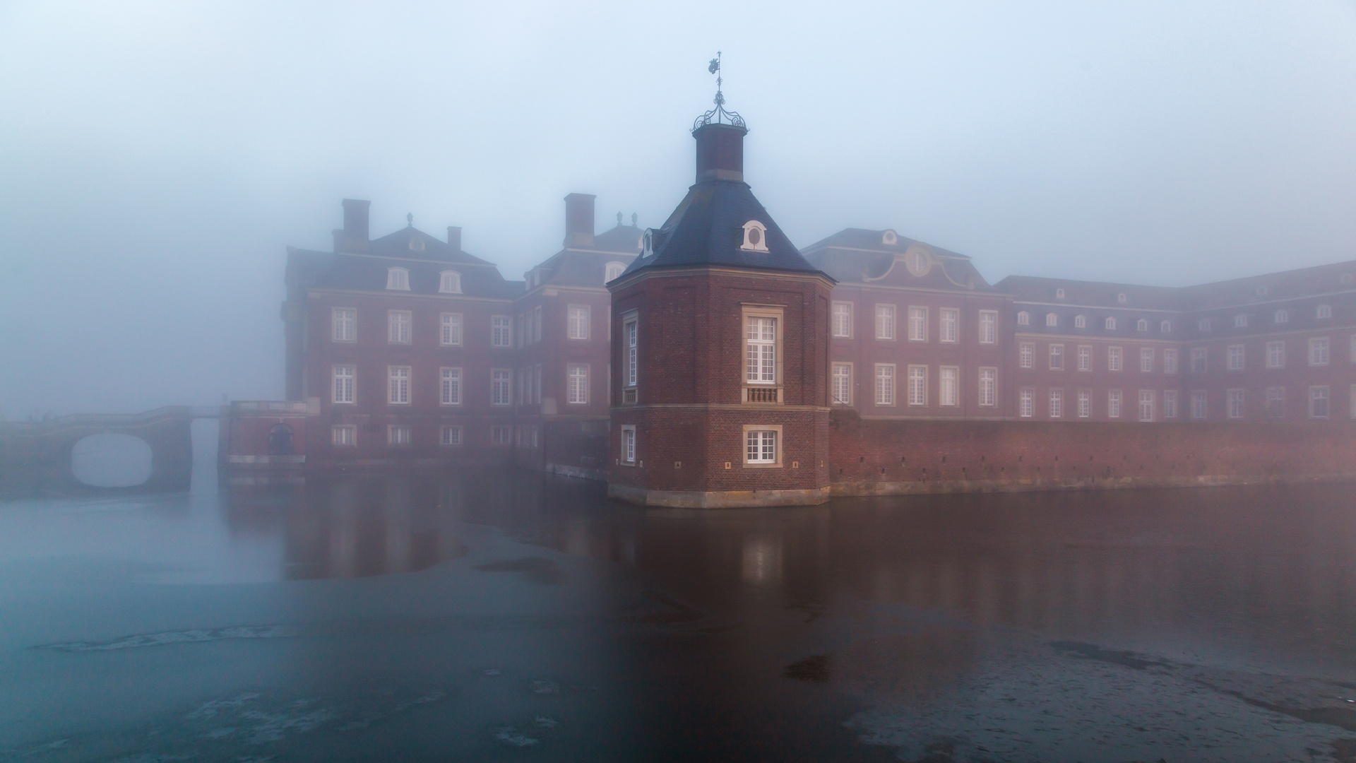 Schloss im Nebel