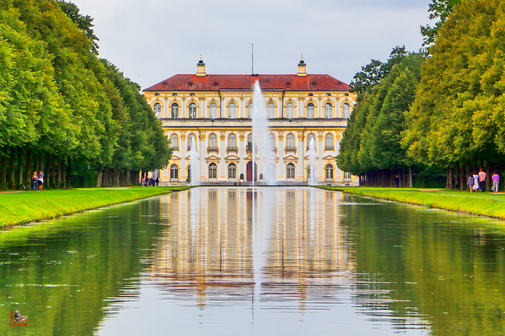 Schloss im Spiegel