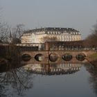 Schloss im Wasserspiegel