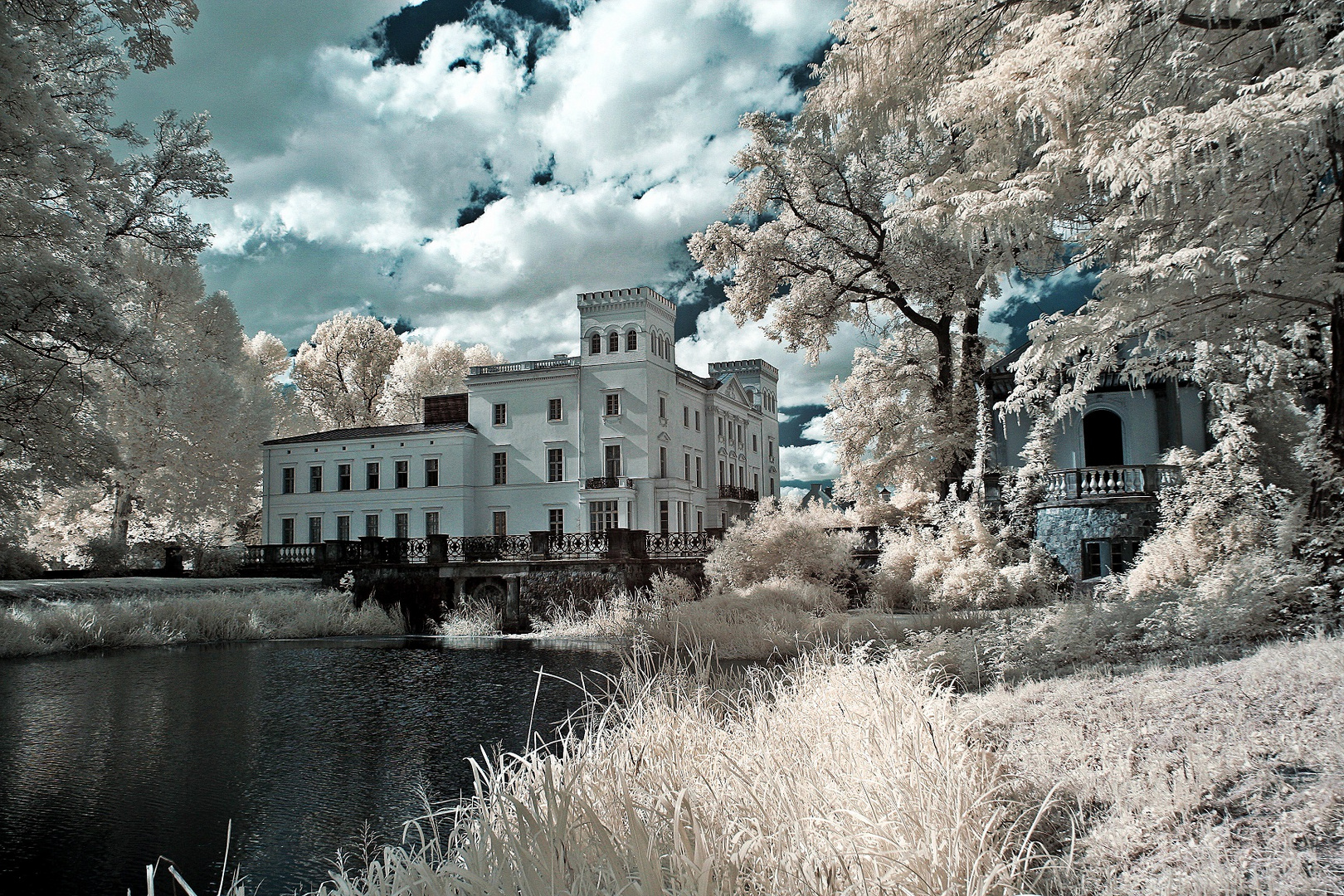 Schloss in Infrared