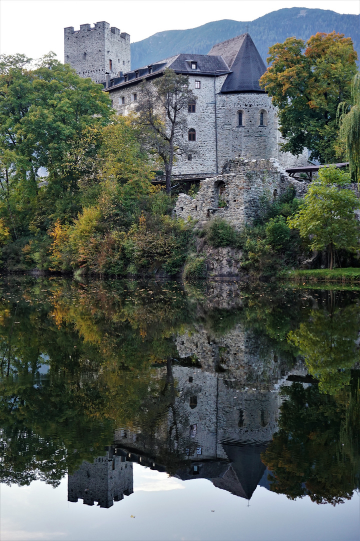 Schloß in Tirol