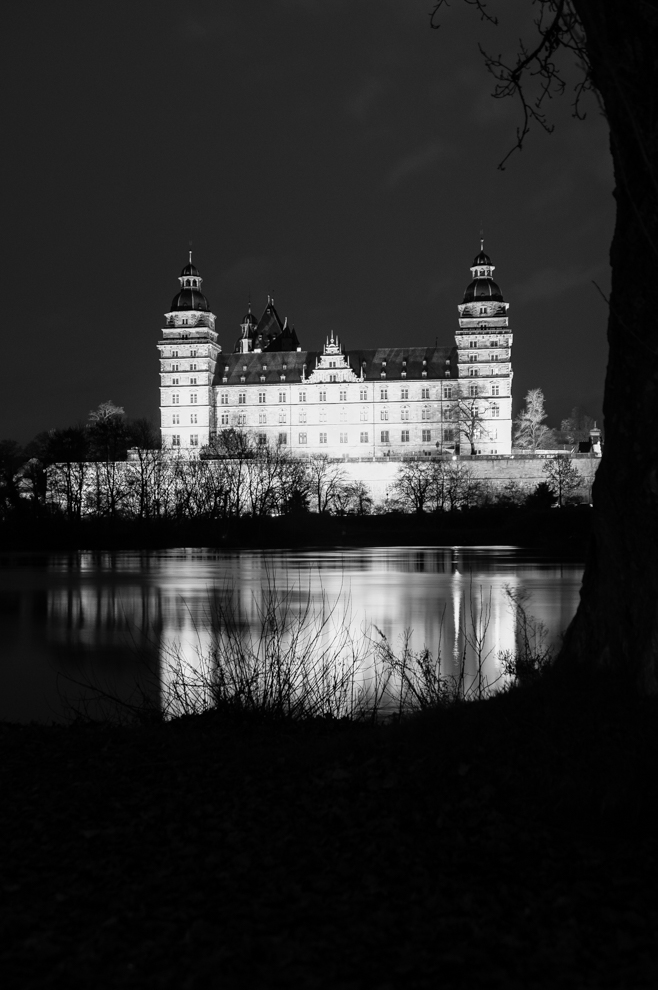 Schloss Johannisburg 5 -Schwarz Weis