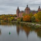 Schloss Johannisburg im Herbst