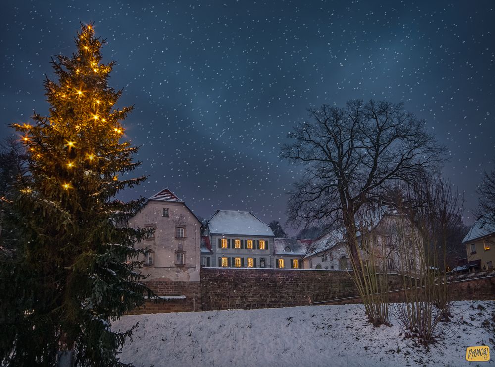 Schloss Karlsbrunn im Advent