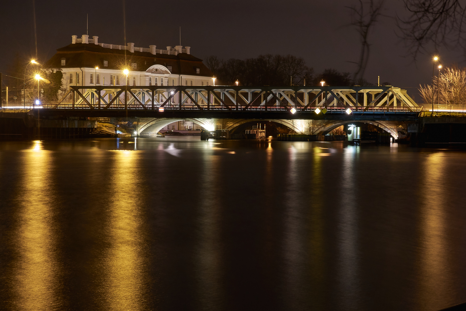 Schloss Köpenick bei Nacht