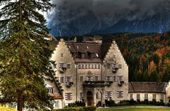 Schloss Kranzbach kurz vor einem Unwetter