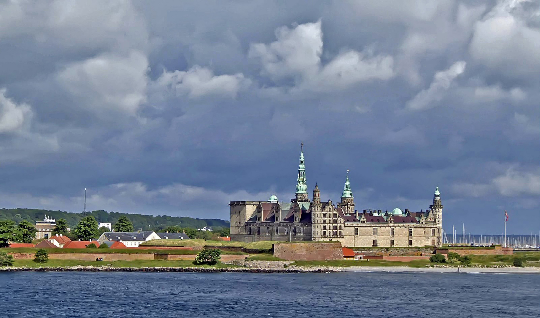 Schloß Kronborg vom Wasser aus