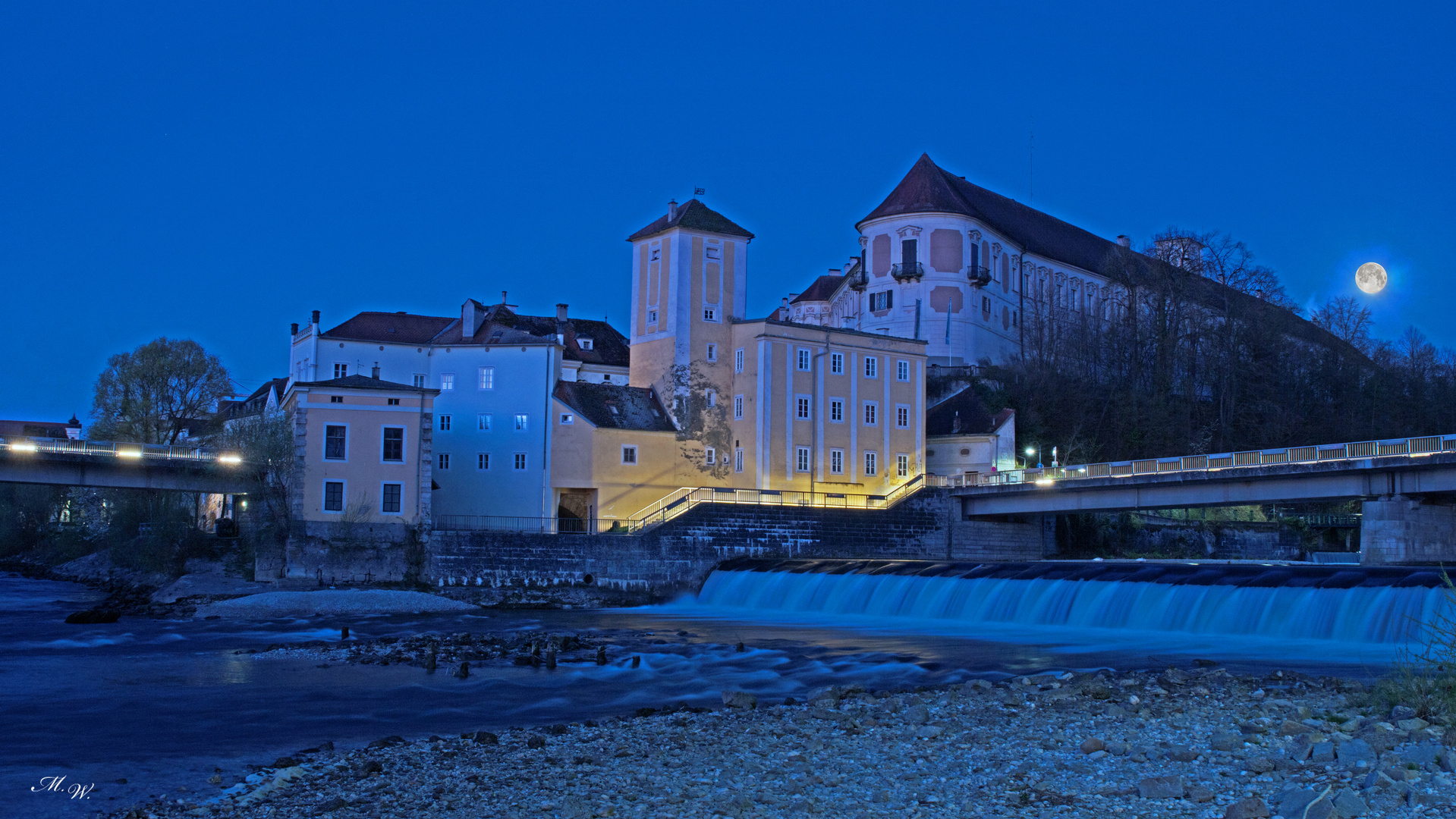 Schloss Lamberg mit Vollmond