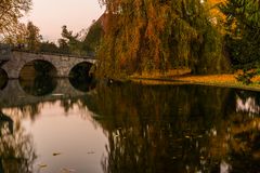 Schloss Landshuet im Herbst