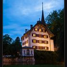 Schloss Landshut in Utzenstorf zu blauer Stunde