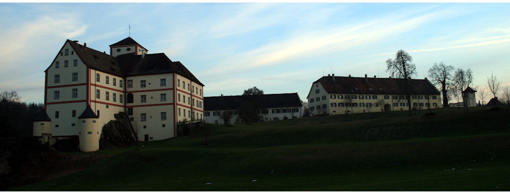 Schloß Langenstein in der Abenddämmerung