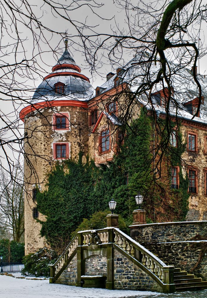 Schloss Laubach im Winterschlaf