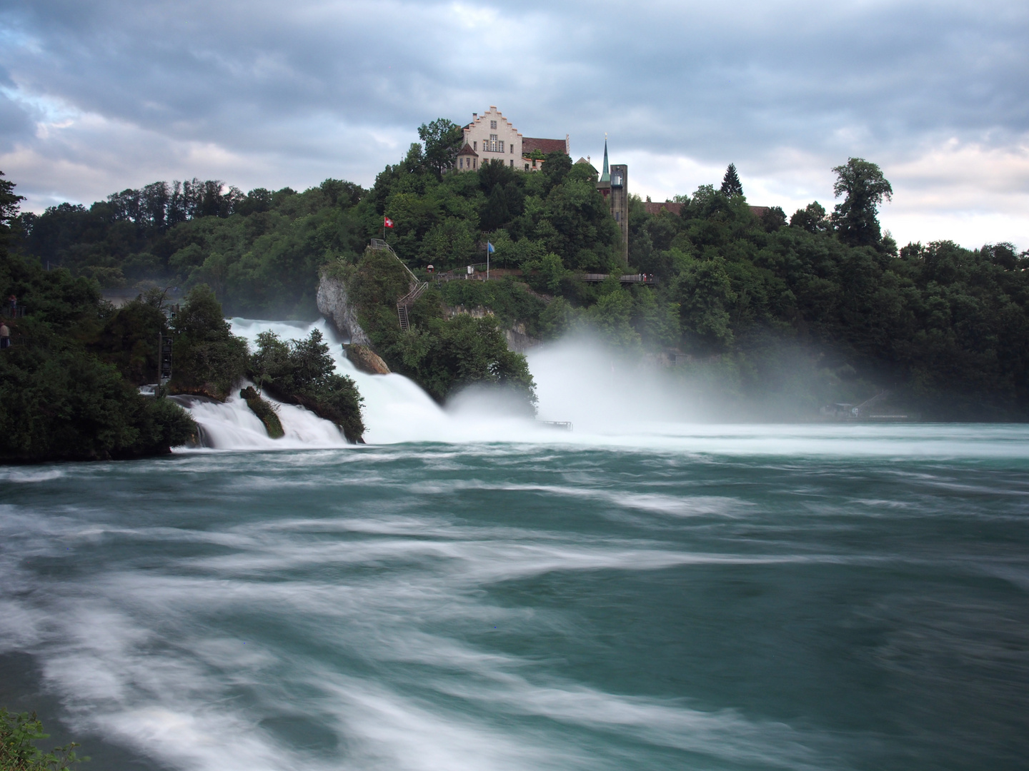 Schloss Laufen und Rheinfall