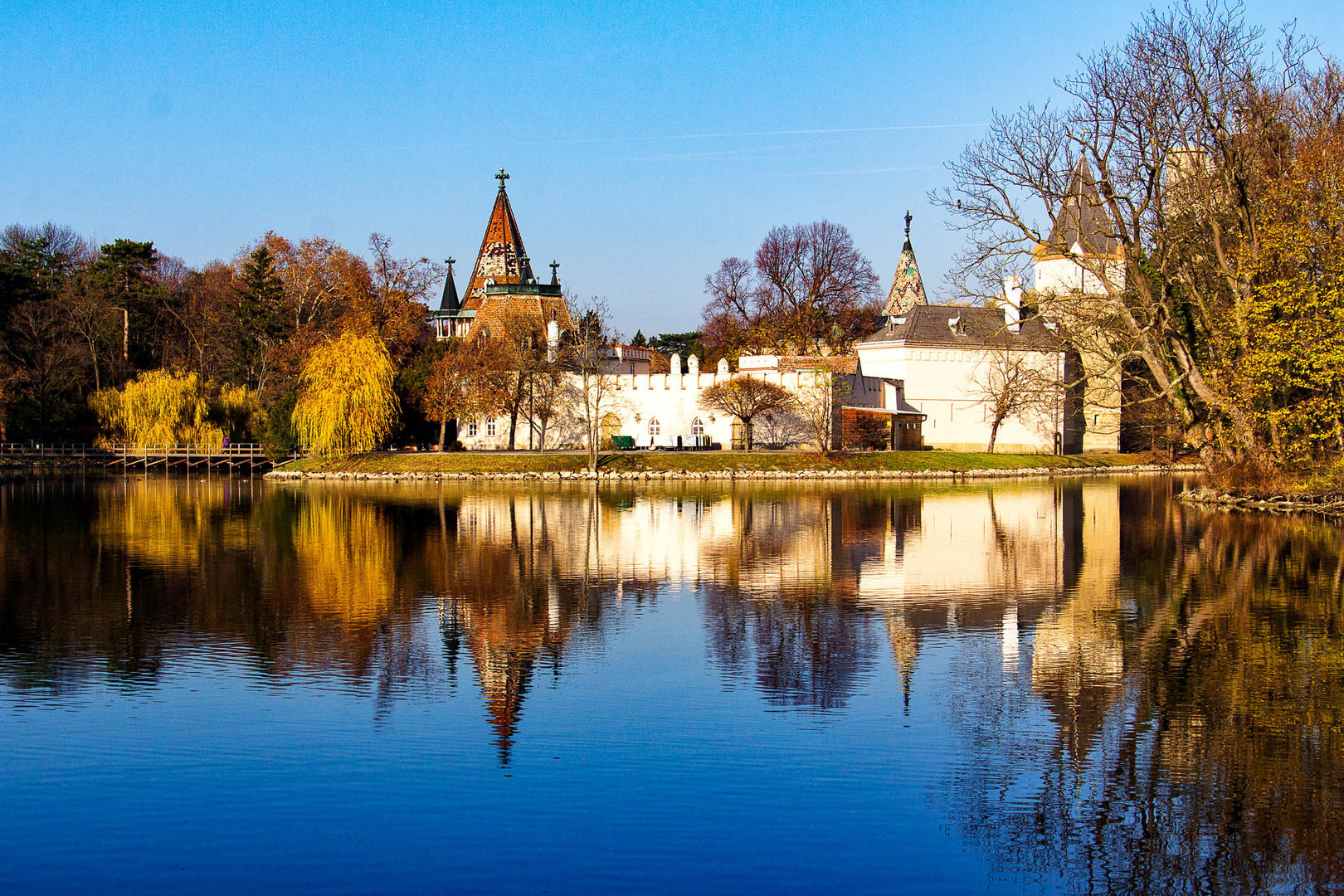 Schloss Laxenburg bei Wien - Schlossteich