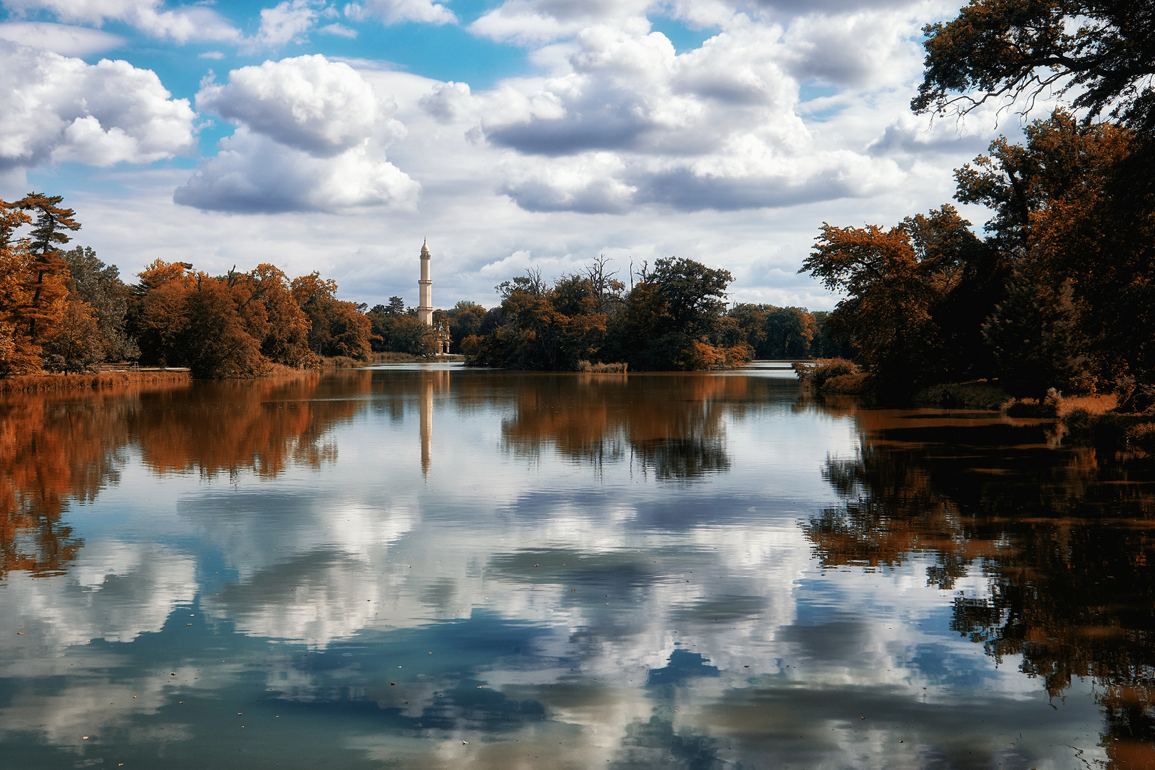 Schloss Lednice - Schlosspark mit Minarett