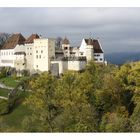 Schloss Lenzburg im Herbst.