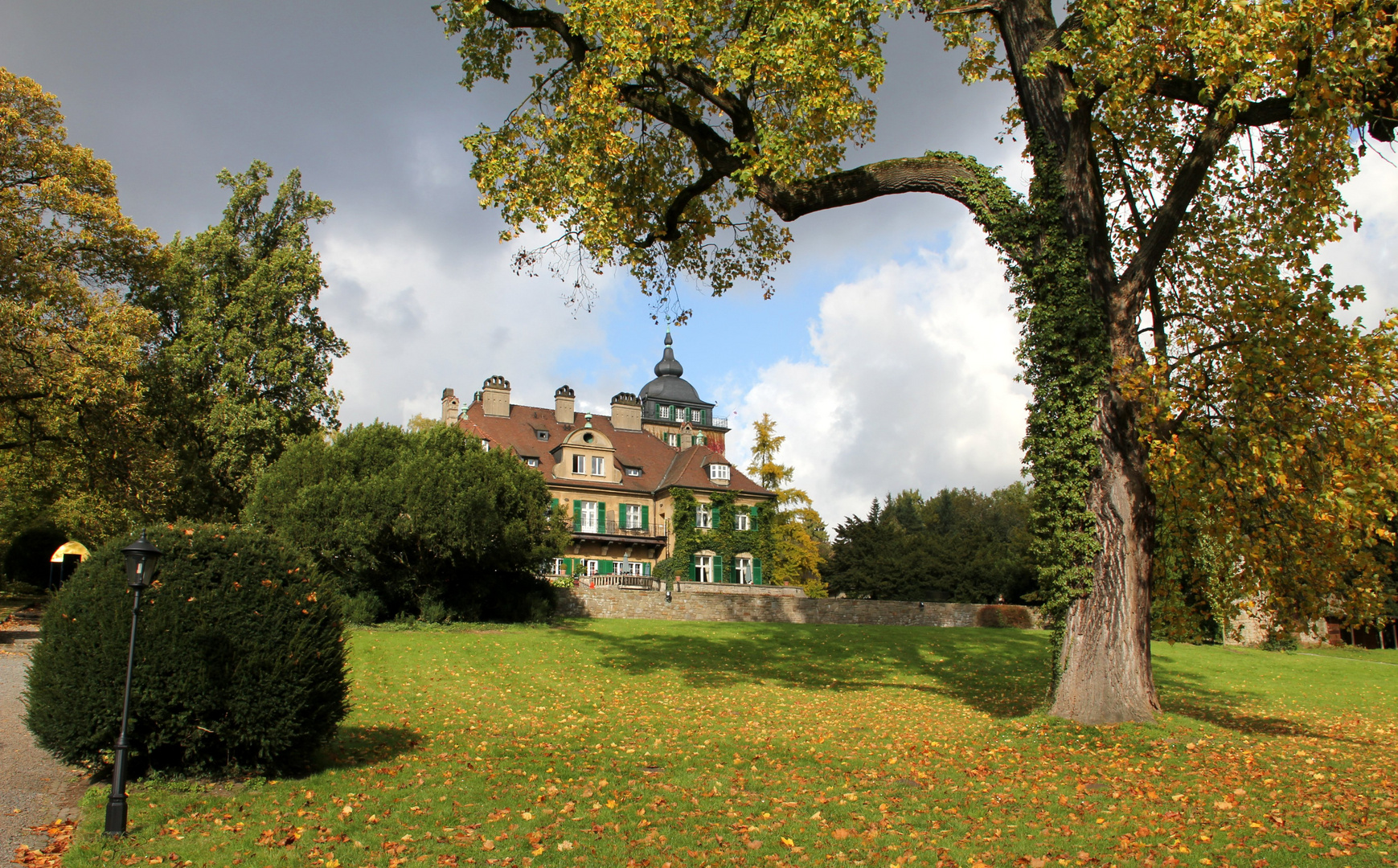 Schloss Lerbach im Herbst