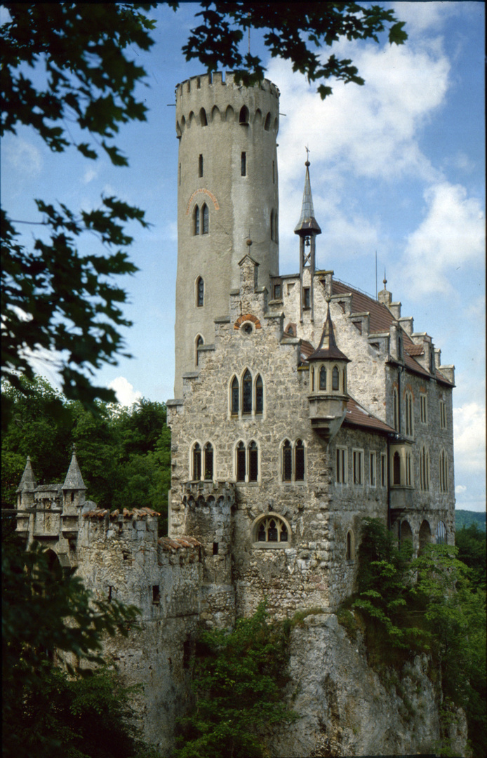 Schloss Lichtenstein bei Honau am Rand der Schwäbischen Alb