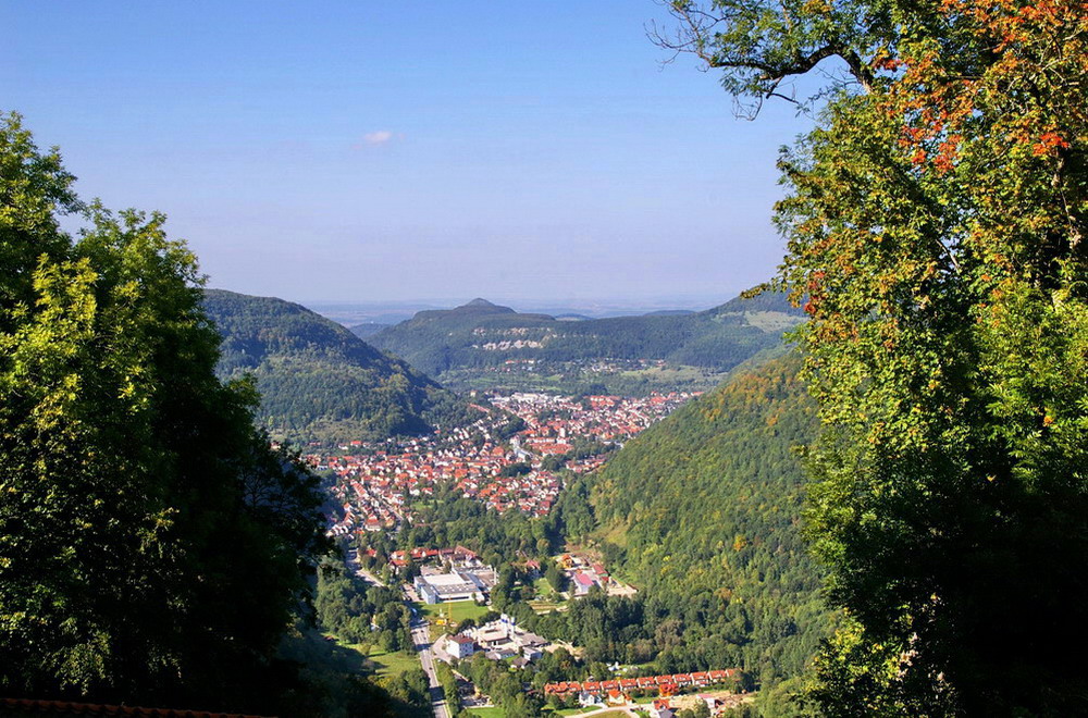 Schloss Lichtenstein. Der Blick ins Echaztal.