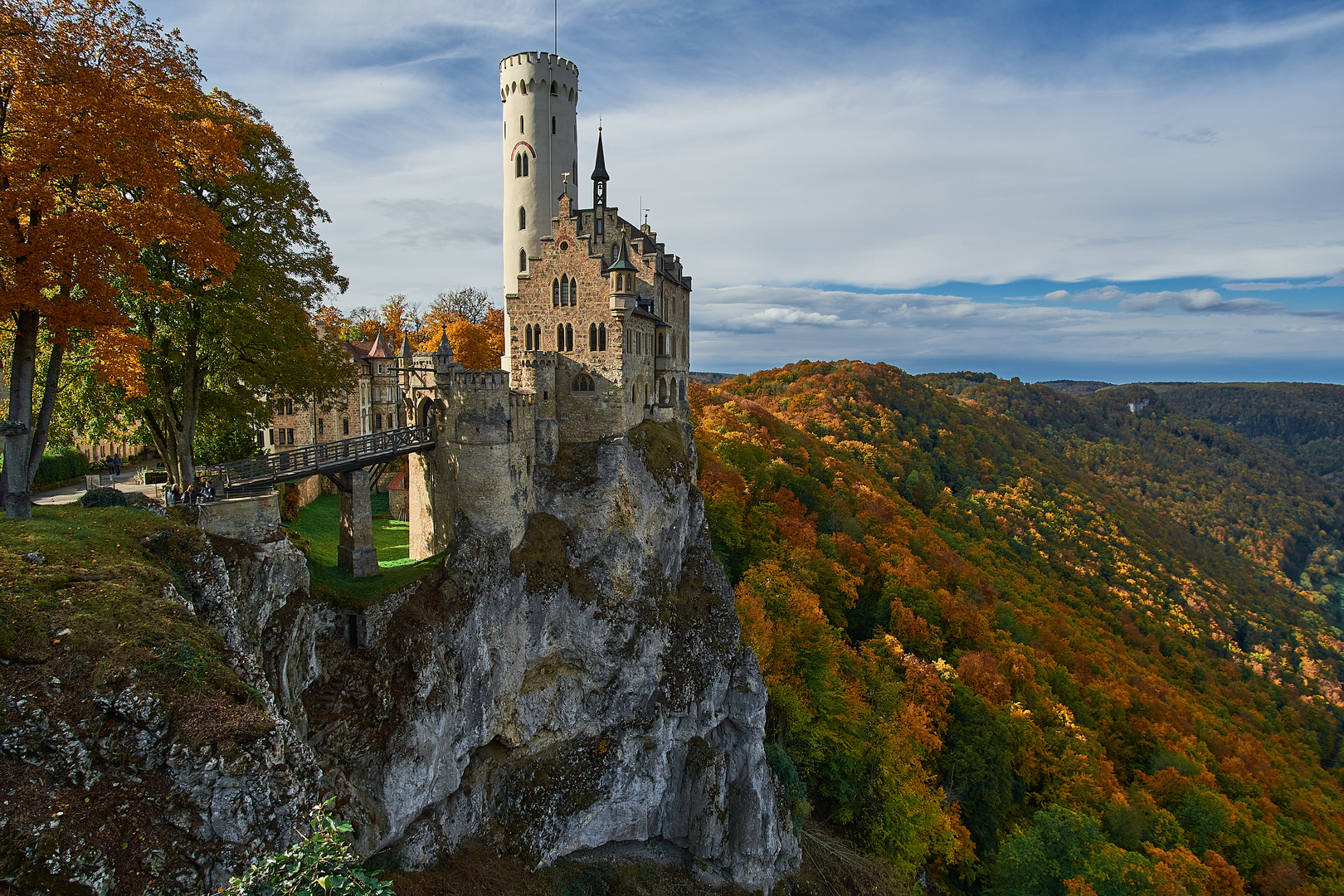 Schloss Lichtenstein im herbstlichen Gewand