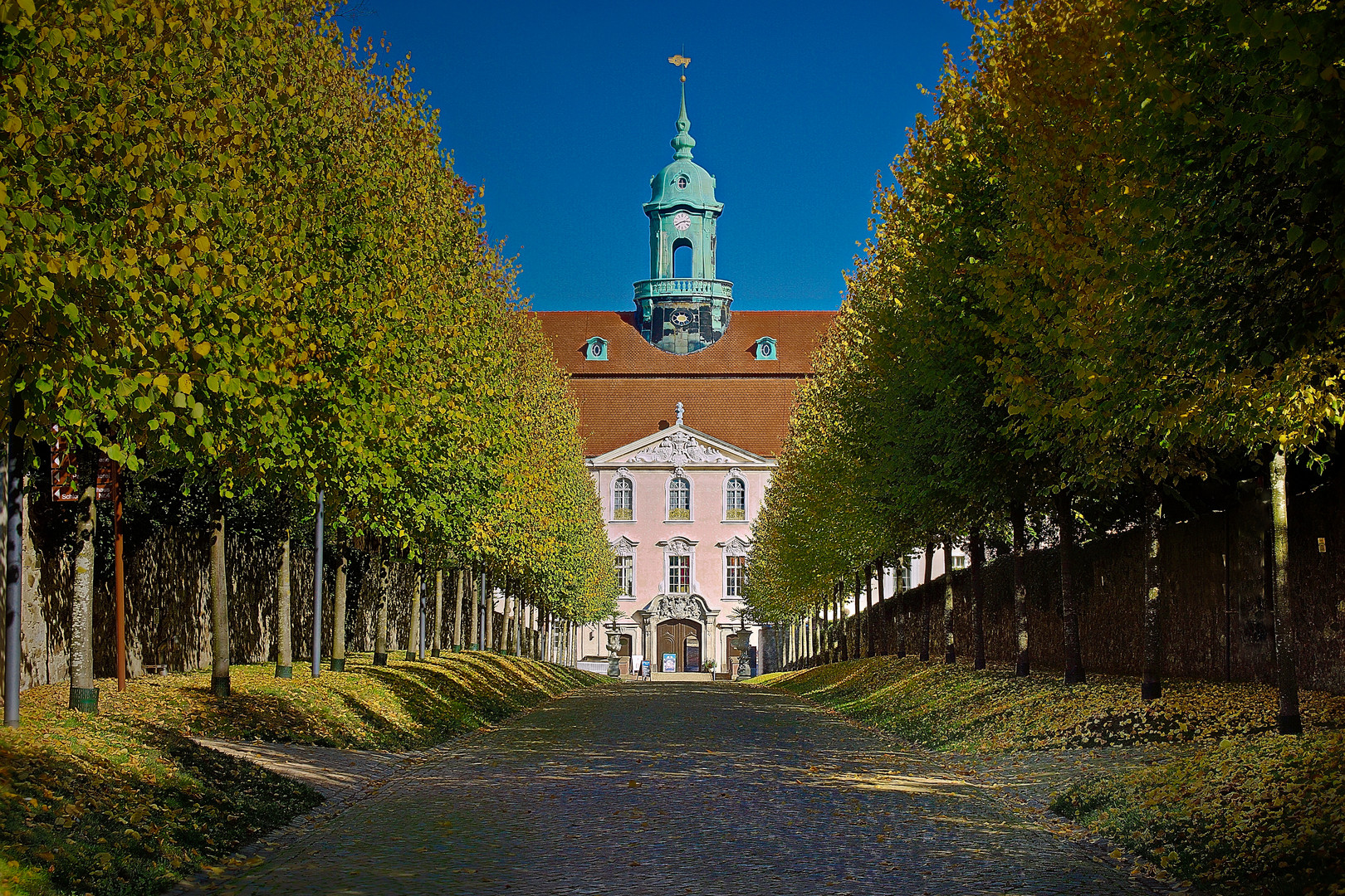 SCHLOSS  LICHTENWALDE 