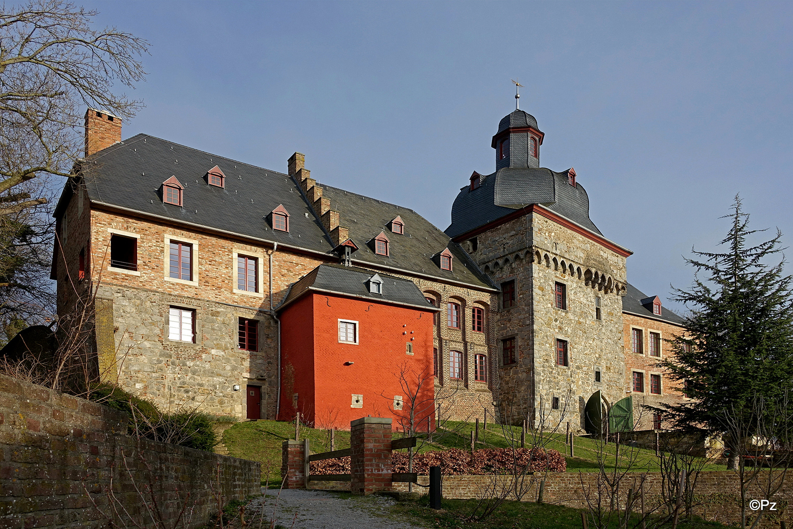 Schloss Liedberg ...