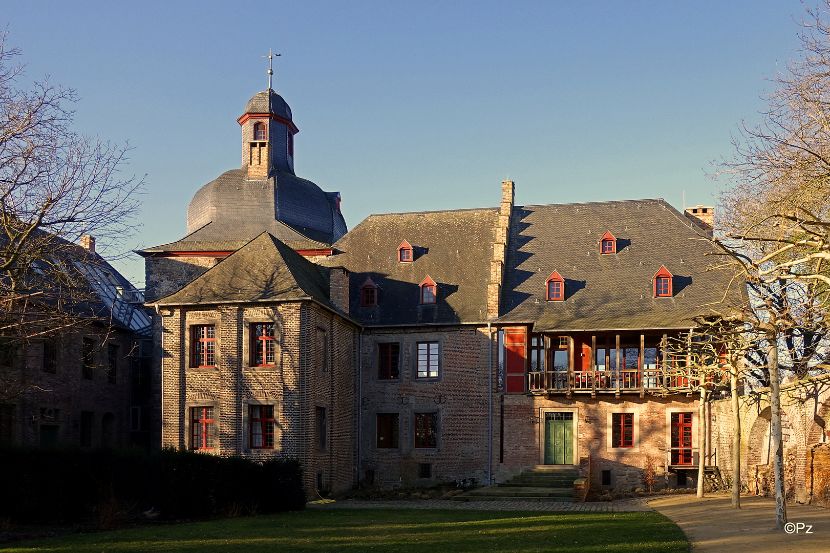 Schloss Liedberg ...