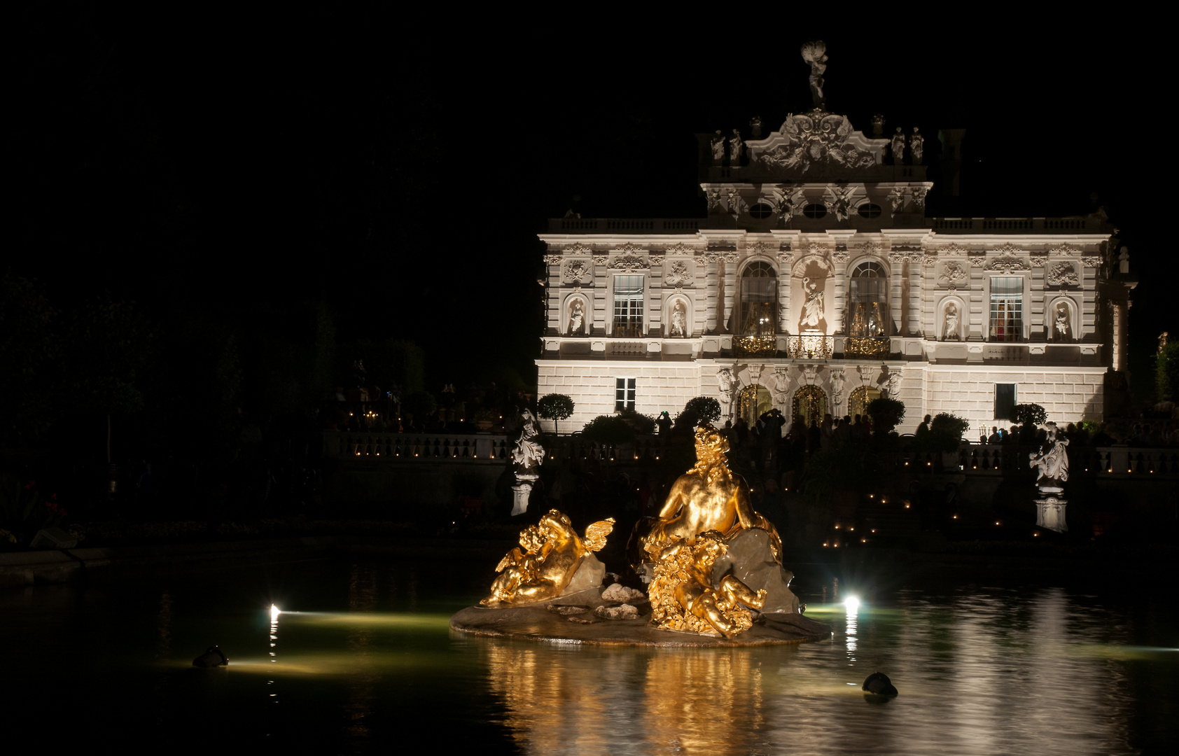 Schloß Linderhof bei Nacht