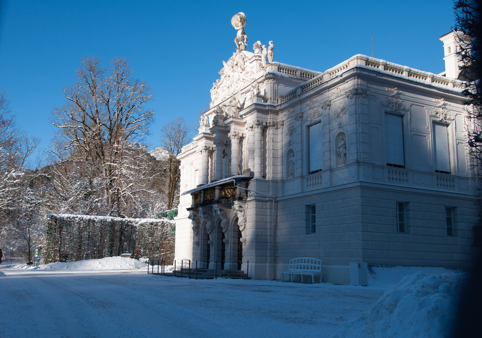 Schloss Linderhof im Graswangtal im Winter