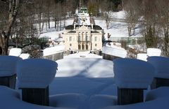 SCHLOSS LINDERHOF TIEF VERSCHNEIT2