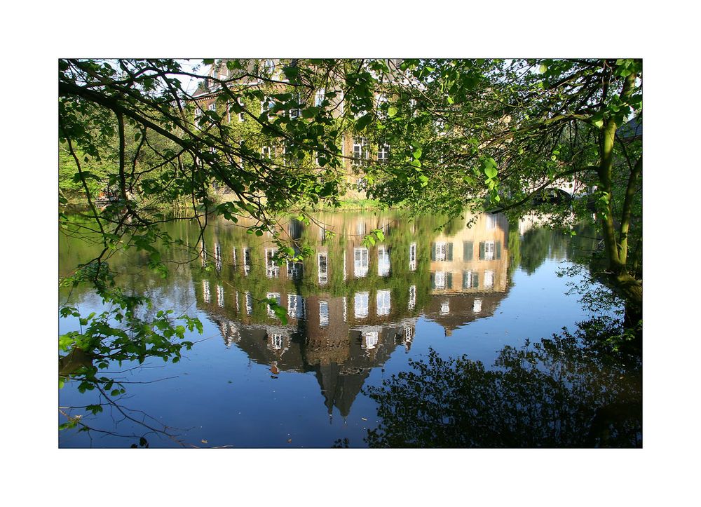 < ....Schloss Linnep.... >