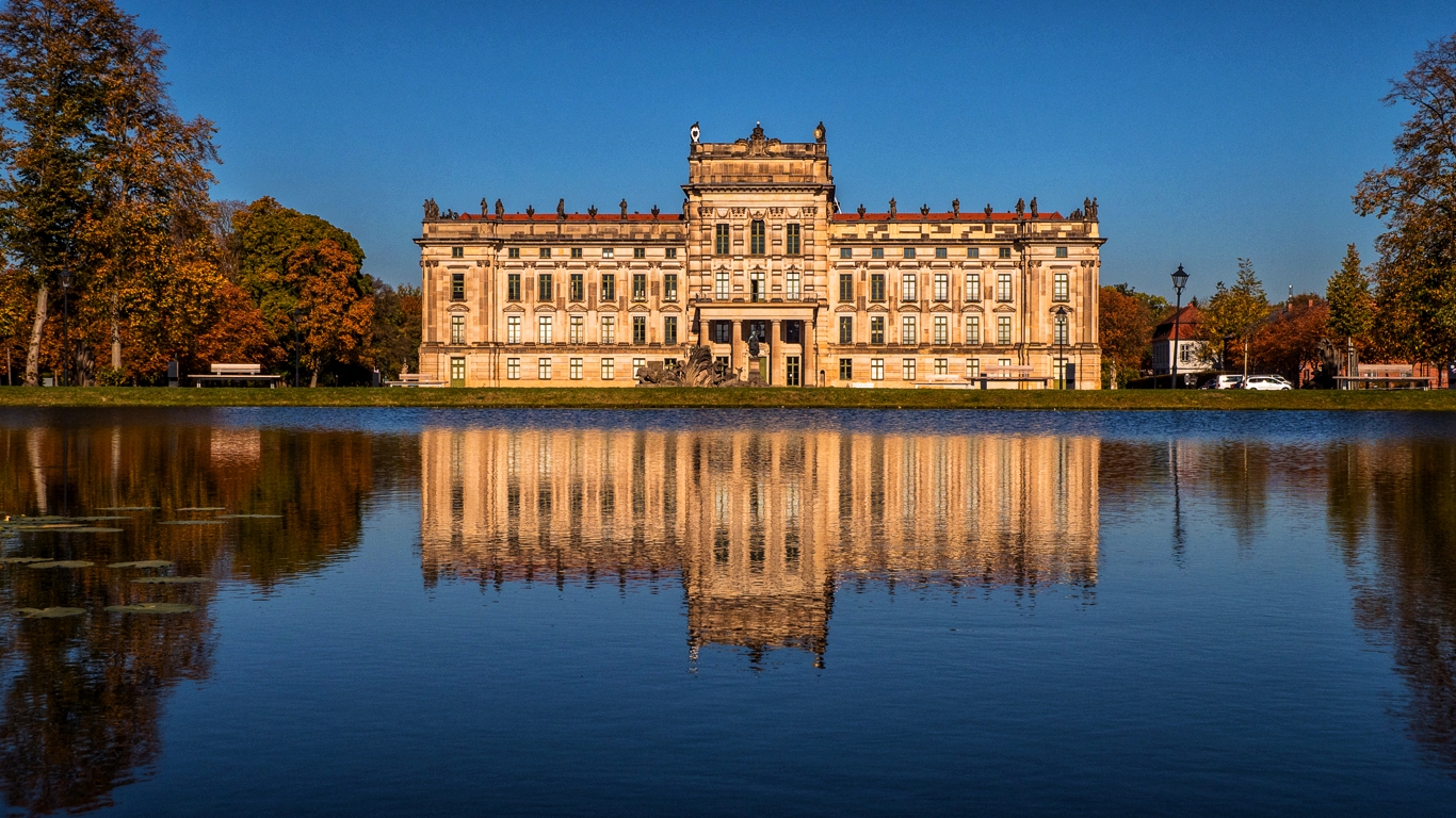 Schloß Ludwigslust - gespiegelt