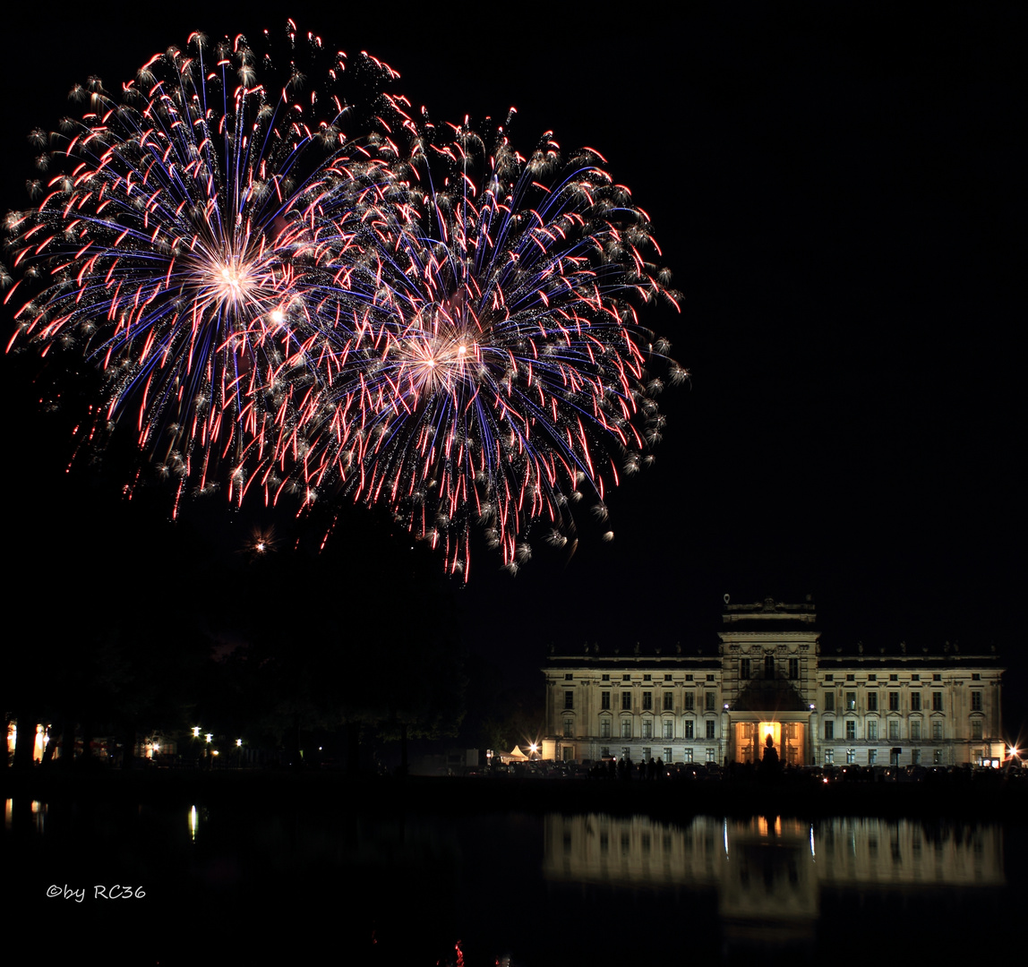 Schloss Ludwigslust-Kleines Fest im großen Park