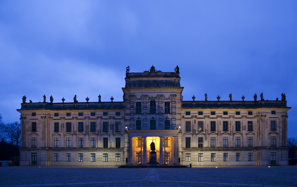 Schloss Ludwigslust zur blauen Stunde