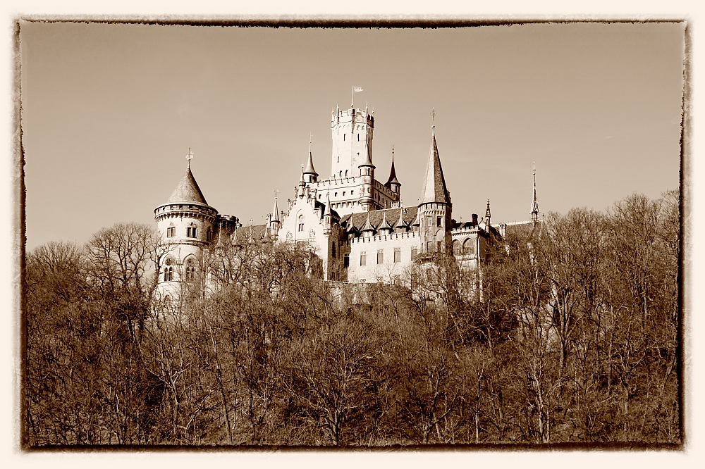 Schloss Marienburg in s/w