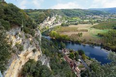 Schloss Marquessac - Blick auf La Roque-Gageac an der Dordogne