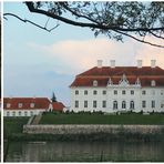 Schloss Meseberg mit Weinberg