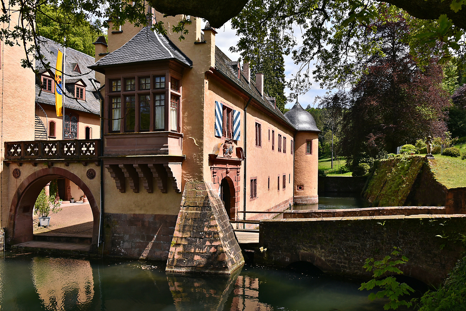 Schloss Mespelbrunn 10